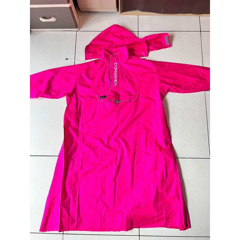 二手DongShen 東伸 旅行者第2代半開式雨衣(套頭式)輕量型 一件式雨衣 桃紅