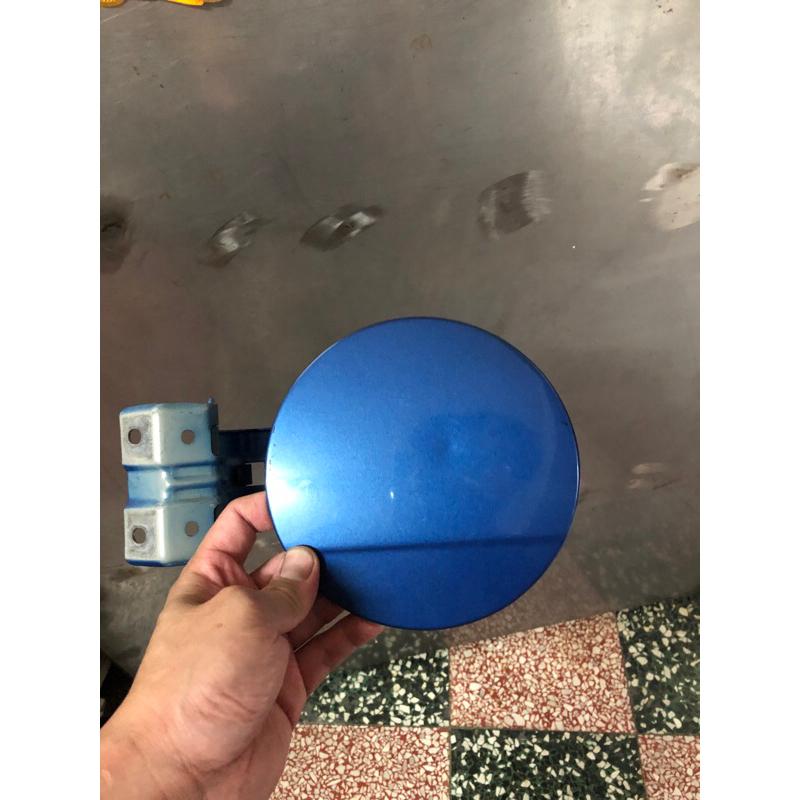 三菱Fortis油箱外蓋一個！隨機出貨！二手件使用痕跡！