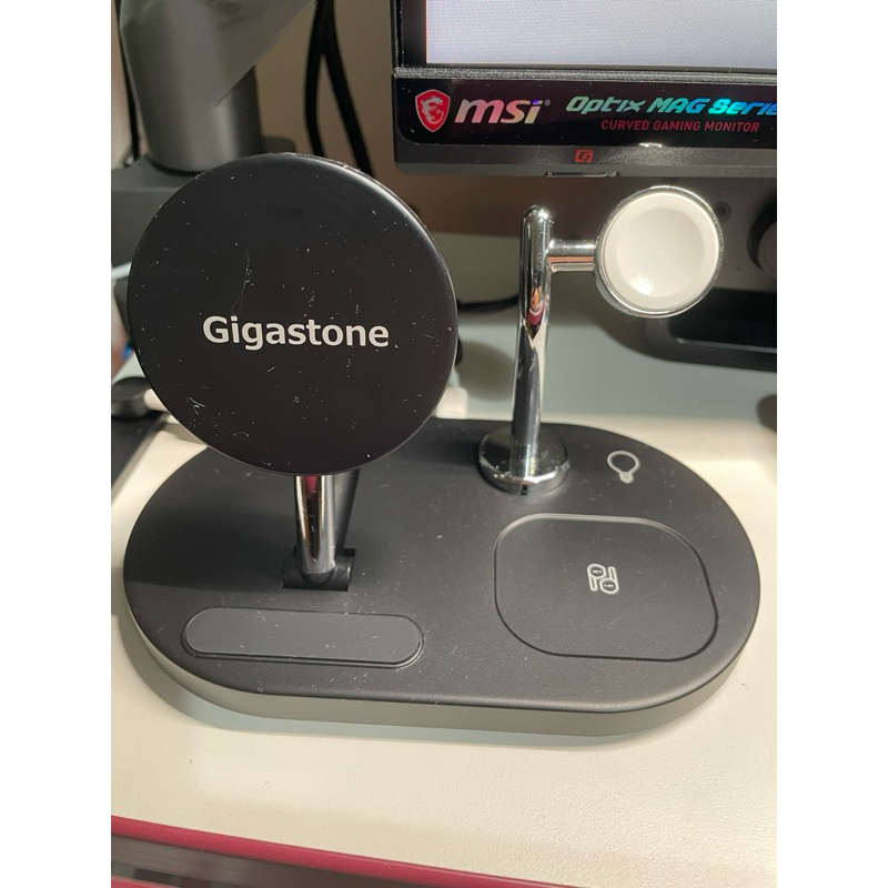 Gigastone 三合一無線充電盤