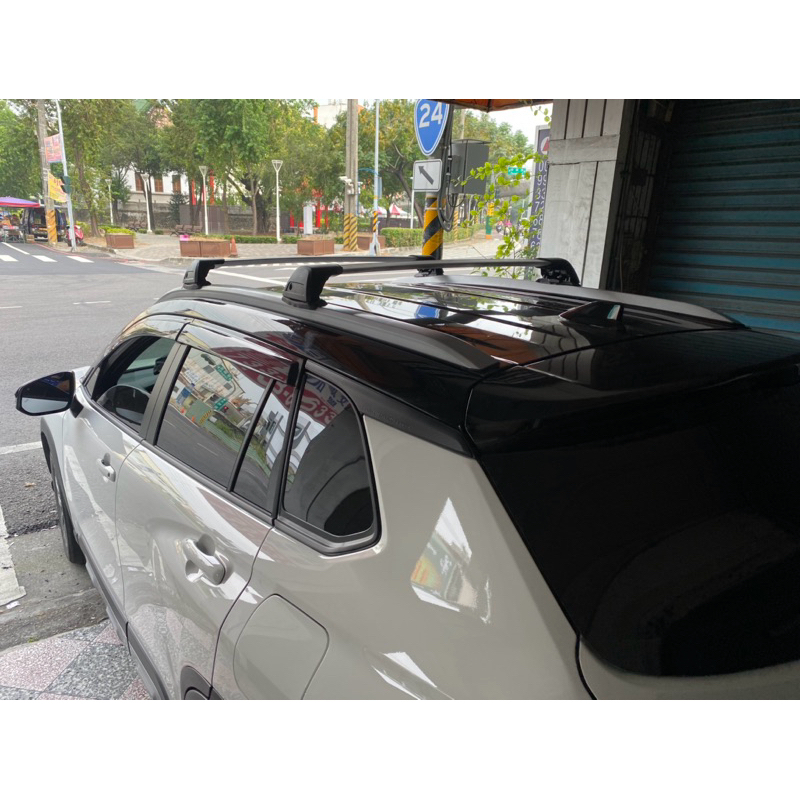 ㊣TIN汽車㊣ Corolla Cross 2020 RAV4專用橫桿 車頂行李架 鎖預留孔勾門式，服貼式直桿 皆可對應