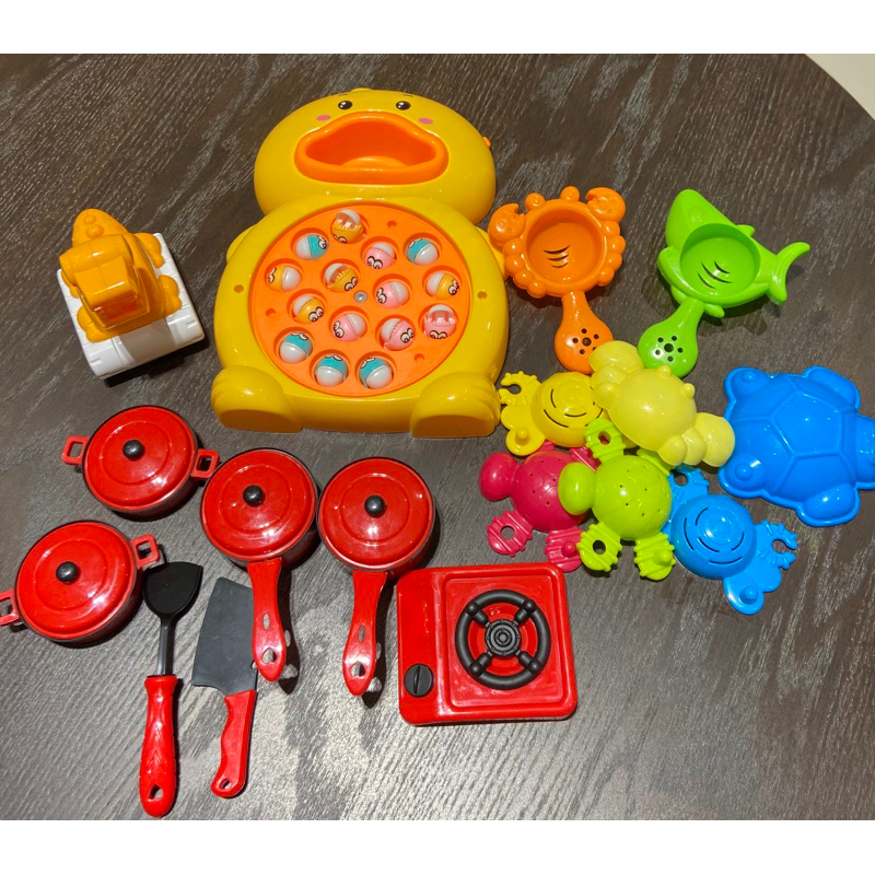 ［二手］兒童玩具組合 — 鴨鴨電動釣魚池廚房玩具組挖沙玩具