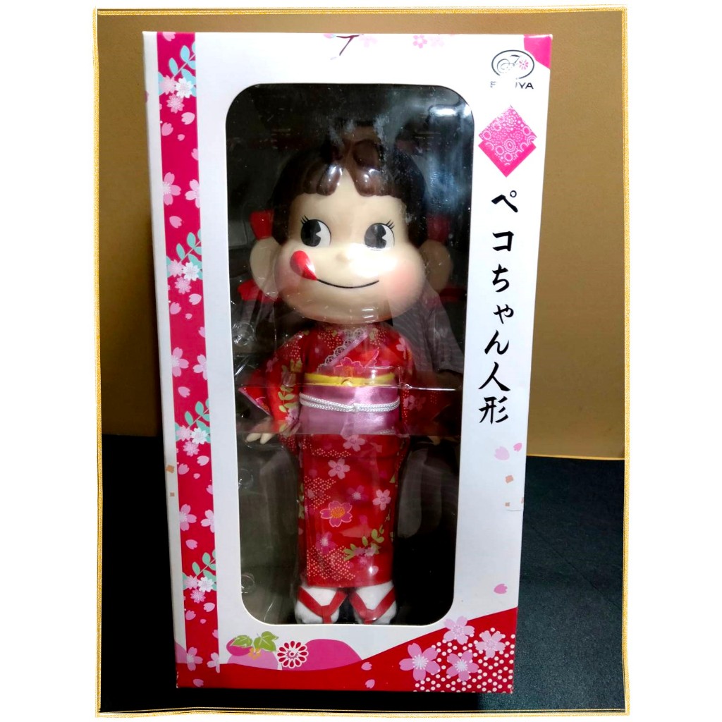 日本帶回早期正版絕版現貨-全新未拆封-FUJIYA不二家PEKO牛奶妹紅色櫻花和服人形公仔玩偶
