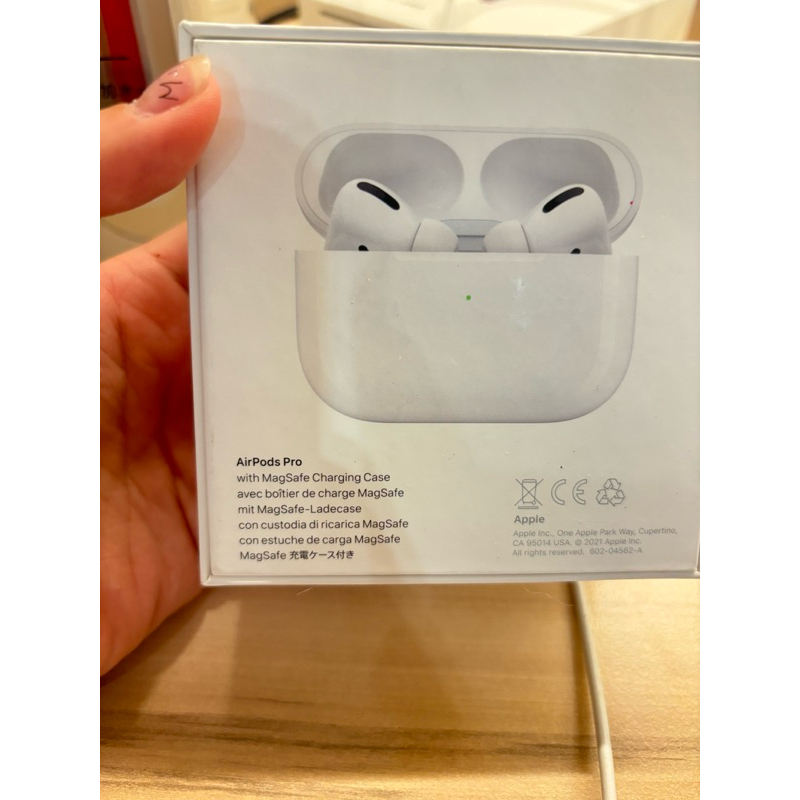 Apple 正品二手 AirPods Pro 第一代（含充電盒、右耳、全新耳塞、全新充電線）