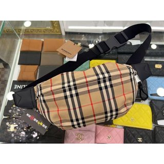 東區正精品㊣BURBERRY 80104301 全新經典格紋尼龍拉鍊胸口包腰包 RA1636