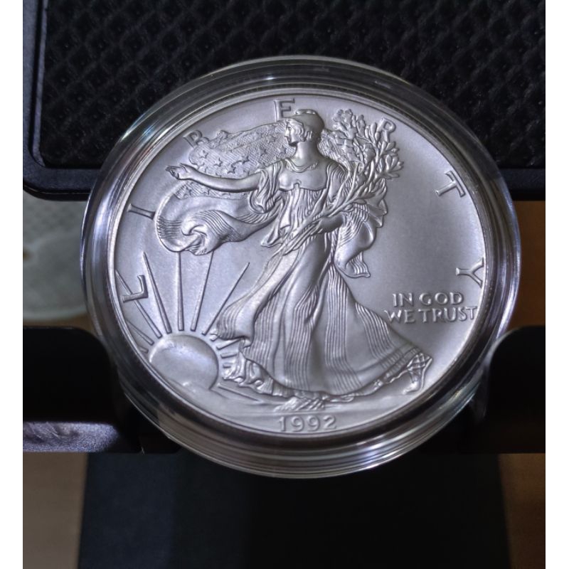 銀幣 紀念幣 1992 美國 鷹揚銀幣 999 純銀 1盎司 （有年份值得收藏，最後一枚）