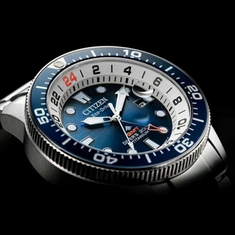 【 全台限量款 】CITIZEN ( 星辰 ) 光動能鈦金屬 GMT 200米 潛水錶 ( 降價再免運費 )
