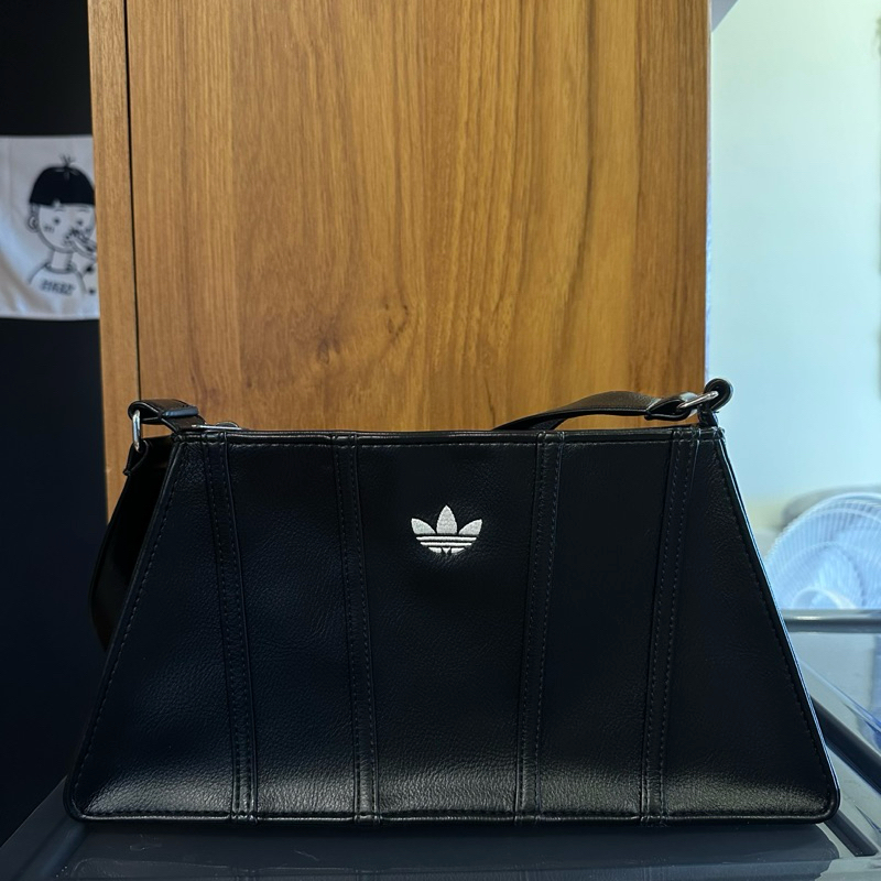 Adidas Originals MINI AIRLINER BAG 愛迪達 三葉草 單肩包 沙漏包 腋下包 手提包