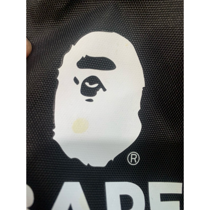 九成新 一個點污 二手 古著 bape 薄 後背包 （雜誌贈禮）