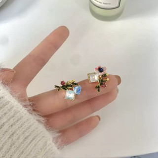 💕姐姐飾品小屋💕 S925銀針復古氣質高雅不對稱法式琺琅花百搭耳釘