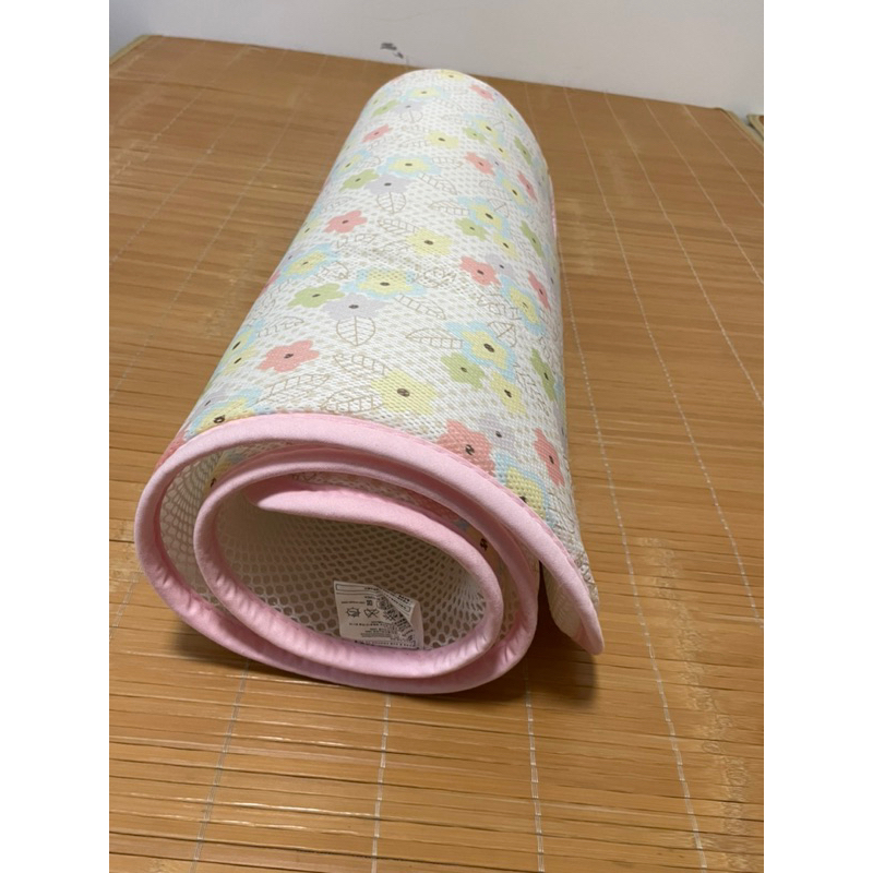 9.5極新》韓國 GIO Pillow 超透氣排汗嬰兒床墊/涼墊(M)號120X60X1.6cm 粉樣花朵