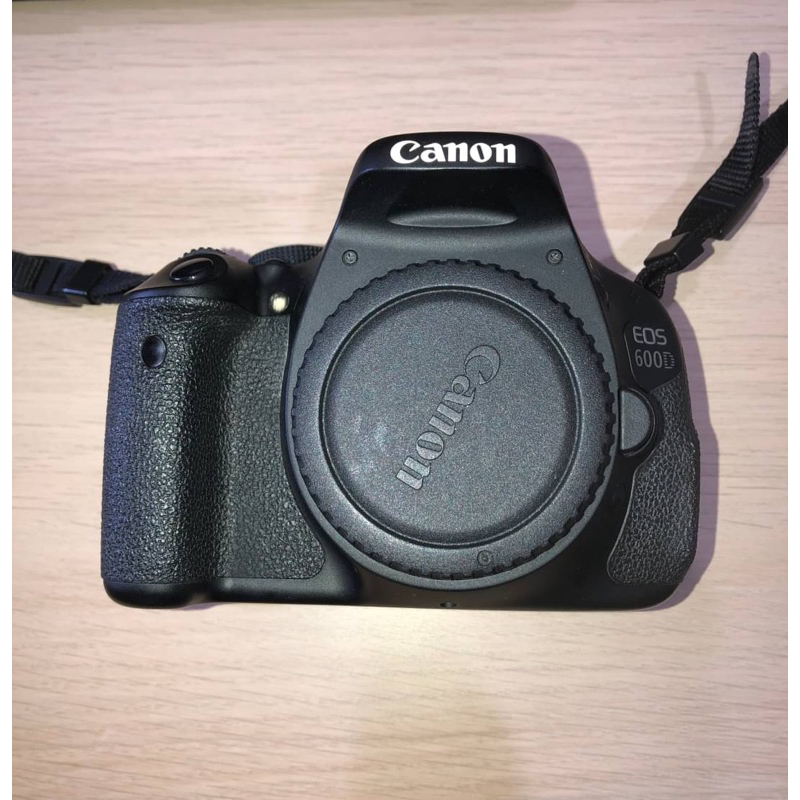 二手 Canon EOS 600D 單眼相機 含 EF-S 18-135mm鏡頭