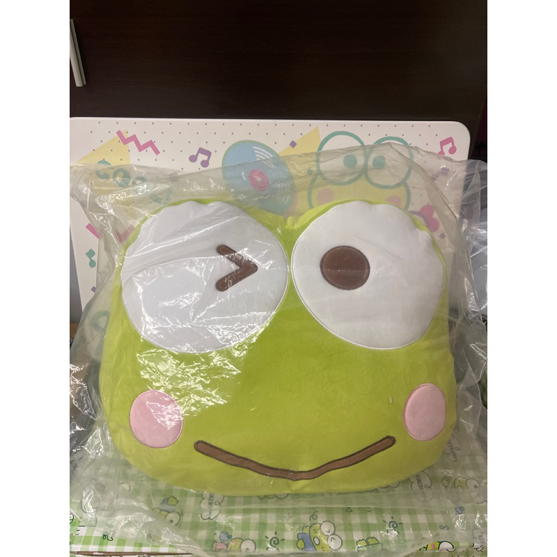 Sanrio三麗鷗大眼蛙皮皮蛙keroppi抱枕靠墊坐墊