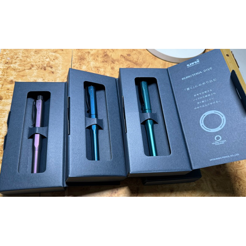 三菱 UNI KURU TOGA DIVE M5-5000 藍色 綠色 極光紫色 自動鉛筆 0.5 自動旋轉出芯 偏光紫
