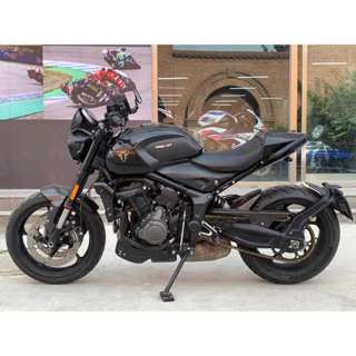 Triumph Trident 660扶手型後貨架 適用於 凱旋 660改裝折疊靠背 Trident660 Trium