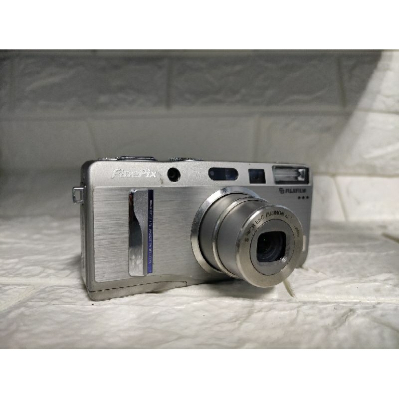 Fujifilm F700 2手保7日 預購 富士 早期 CCD 數位相機 愛寶買賣