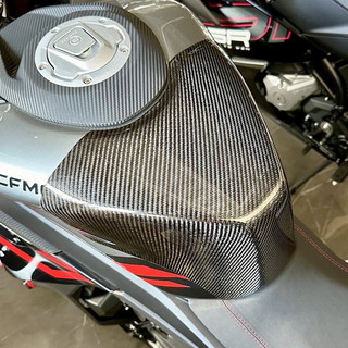 翰林🆁🅰🅲🅸🅽🅶二輪 玄甲製造 CF MOTO 春風 450 SR 碳纖維 卡夢 油箱 貼片 護蓋 加高