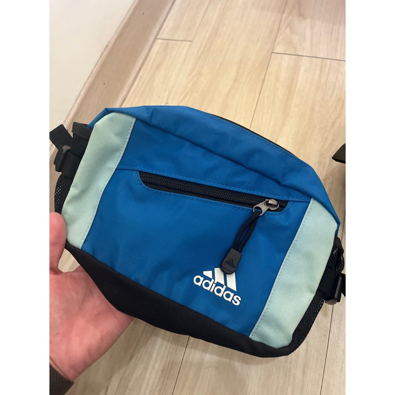 adidas藍色腰包