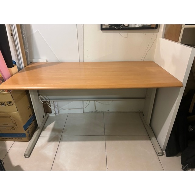 [清倉特價] 堅固耐用桃心木色辦公桌 長140cmx寬70cm
