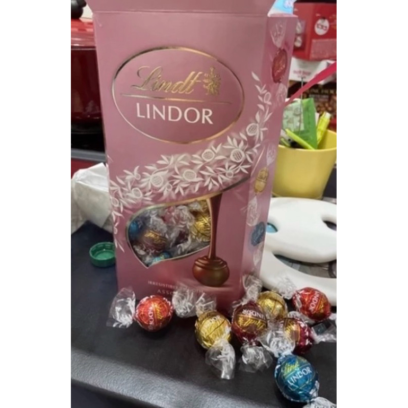 第三賣埸現貨5盒拆賣一個15元（24/6/30）Lindor 粉紅限定版綜合巧克力 600公克#218975