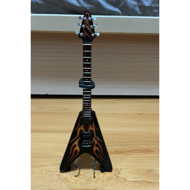 玩具模型系列 電吉他 Fly V 模型 (約30公分)