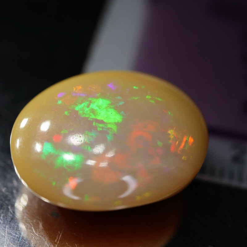 天然無處理大克拉虹彩蛋白石 Opal 蛋面裸石12.25克拉