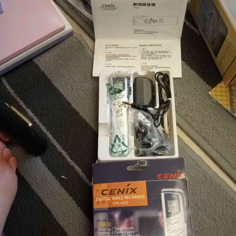 Cenix 數碼錄音機 VR-402 錄音筆 圖二有說明 搬家出清隨便賣 沒用過