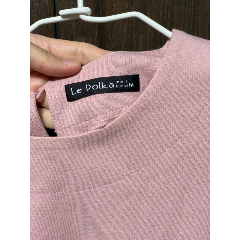二手-Le Polka 女款7分袖上衣 粉紅色 M號 背後小鏤空設計 上班族