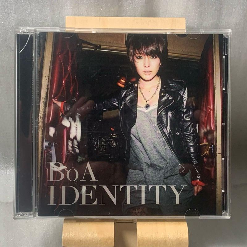寶兒-寶兒本色   二手日語專輯CD + DVD（日本版DVD區域碼 2區） BoA - Identity Album
