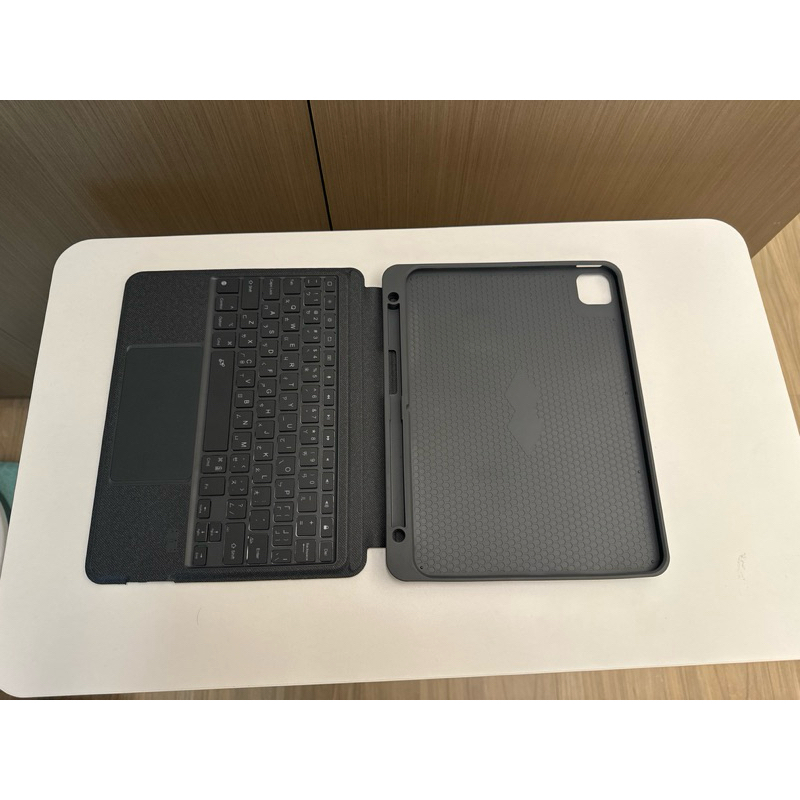 九成新eiP Magnetix iPad鍵盤 防摔磁吸藍牙無線鍵盤(iPad air/pro/10/9/8/7 巧控鍵盤