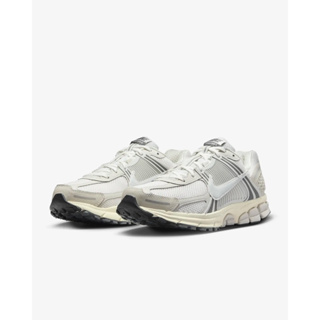 👟【ELO 】Nike Zoom Vomero 5 銀灰色 慢跑鞋 反光條 男段 男女鞋 HF0731-007
