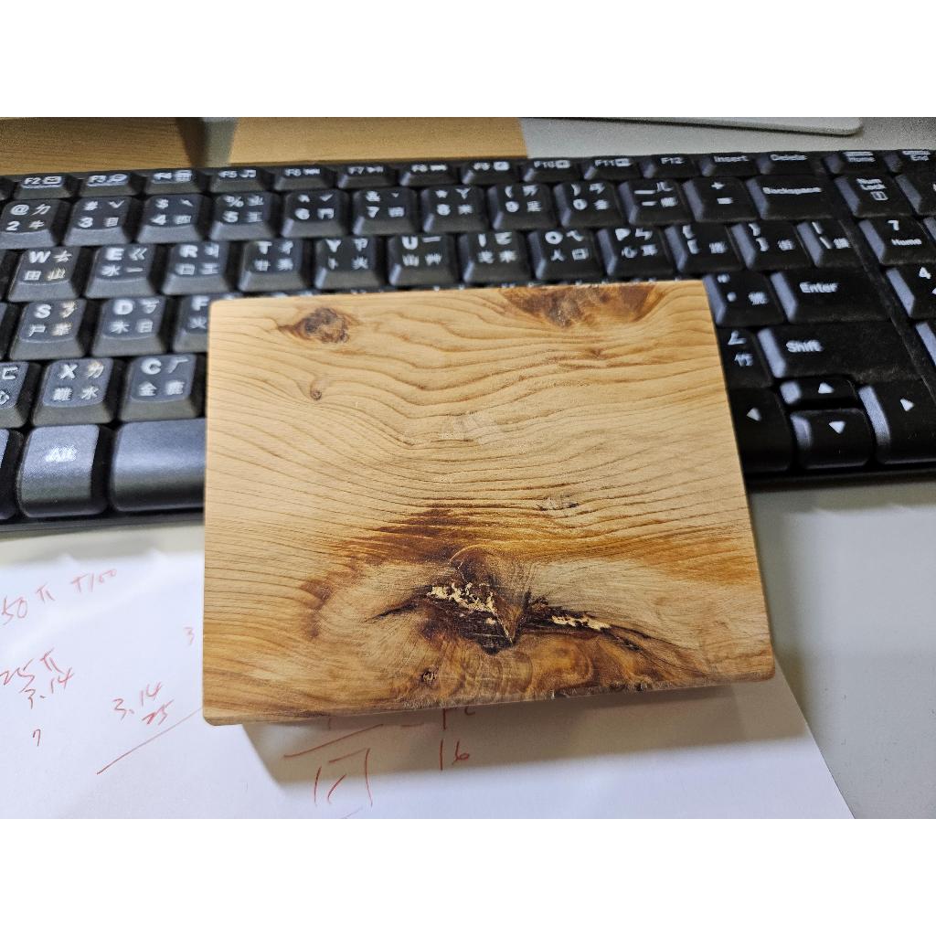 安安台灣檜木-有瘤花的台灣檜木手機座