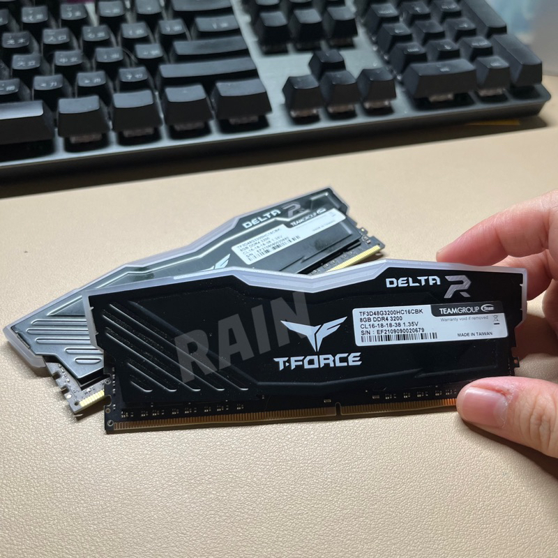 快速出貨 二手 九成新 十銓 T-FORCE DELTA RGB DDR4 3200 8GB  桌上型記憶體