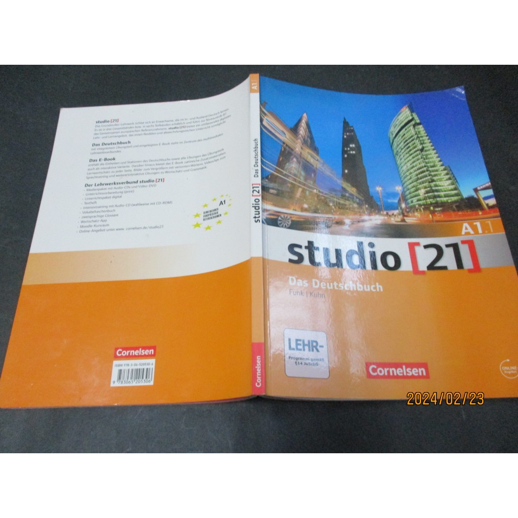 德語 studio [21] (A1.1) 半冊課本+DVD  9783065205306 少量劃記