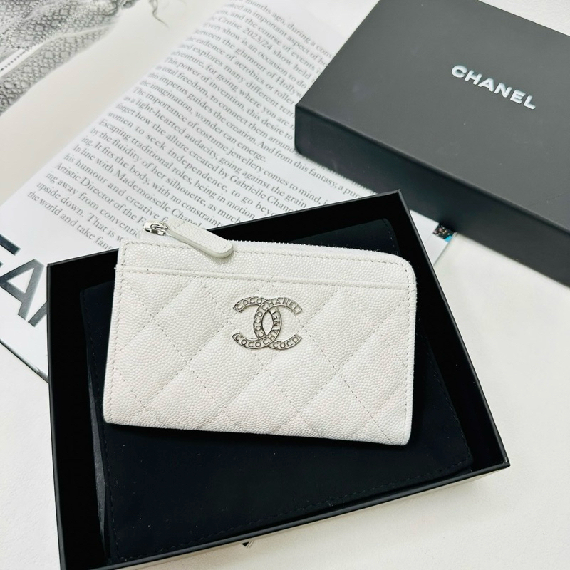 在台現貨💛39800 台灣現貨🍀 Chanel 24p 白銀 紫荔枝皮 絲巾內裏 字母大雙c  logo L錢包/卡包