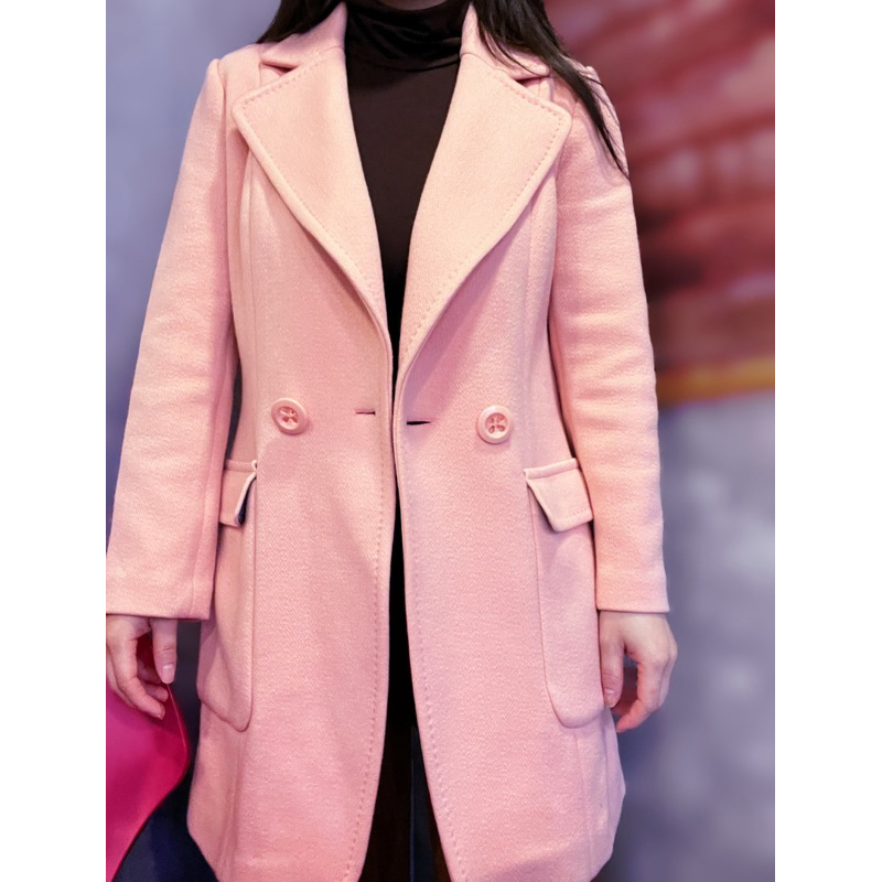 專櫃品牌 mia mia 米亞 專櫃女裝 秋冬系列 中長版 休閒西裝外套 鈕扣 翻領 長袖外套 大衣 36號 粉色