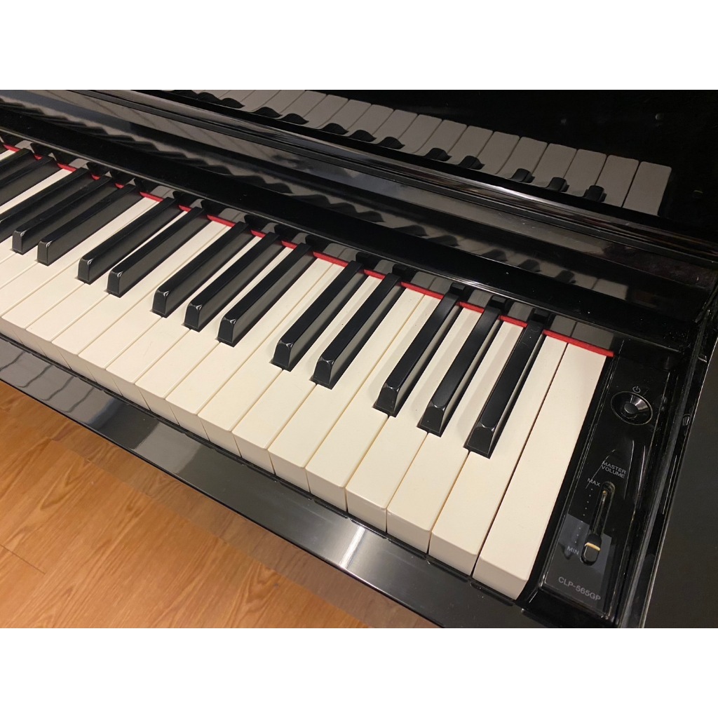 託售 YAMAHA 三葉 CLP 565 GP 鏡面烤漆 數位鋼琴 實琴狀況好 可議價給需要的人