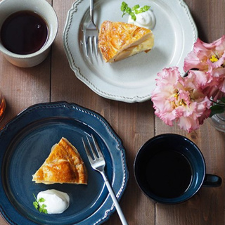 日本製 復古 浮雕 白盤 緞帶 深藍盤 經典 深碗 麵盤 蛋糕盤 點心盤 餐盤 擺盤 食器 沙拉碗