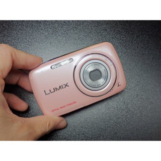 <<老數位相機>> Panasonic LUMIX DMC-S1 (Leica鏡頭 / 1210萬畫素 / CCD/粉)