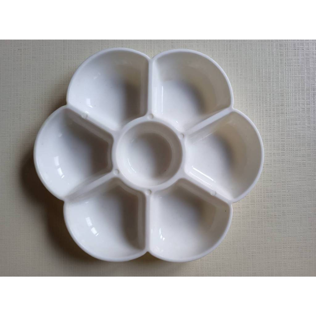 台灣製造 直徑17公分 調色盤 梅花調色盤 水彩盤 顏料盤 廣告顏料 水彩 繪畫 調色 (二手)