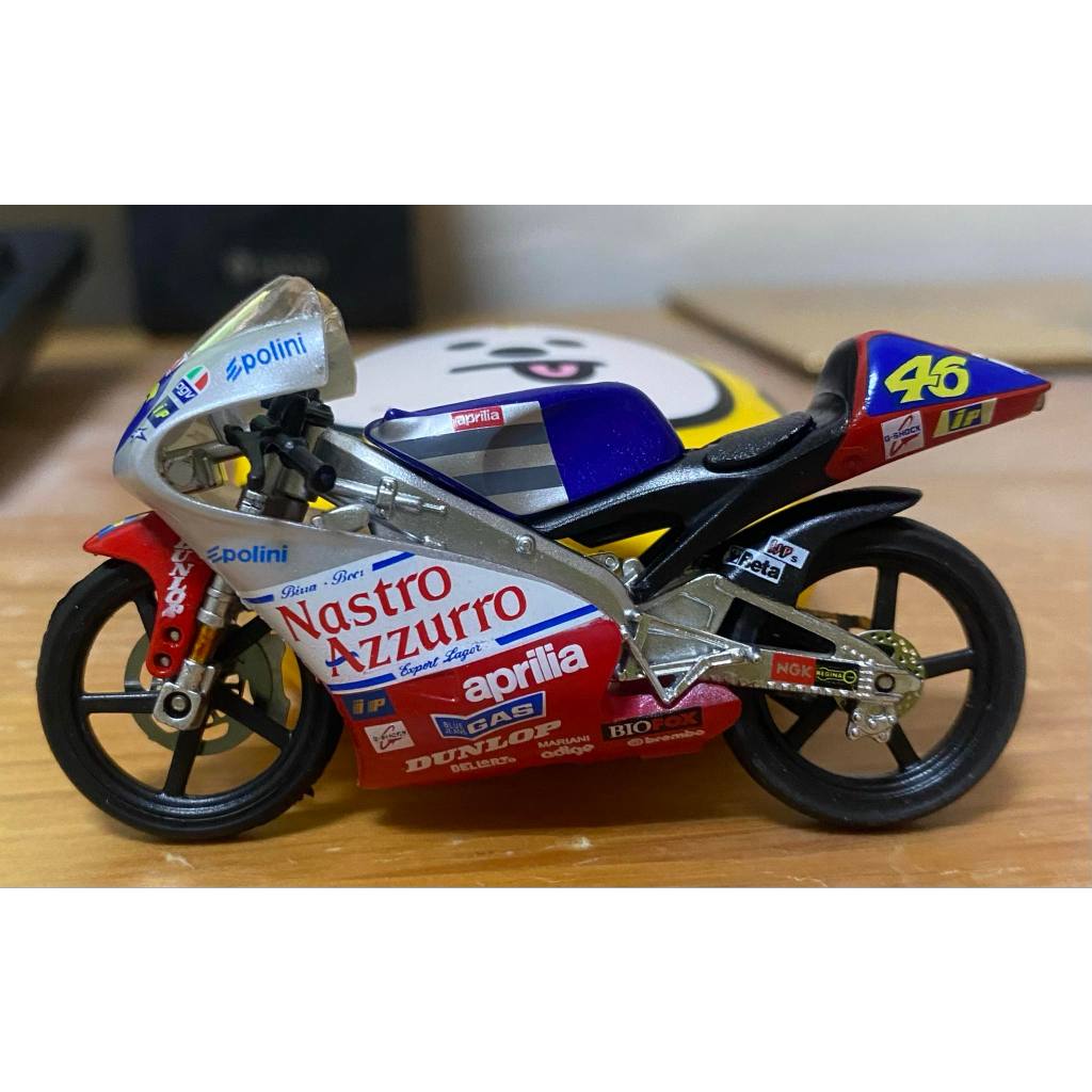 7-11 世界摩托車錦標賽冠軍傳奇 Aprilia PSW 125 (1997) 1:24艾普利亞重機模型
