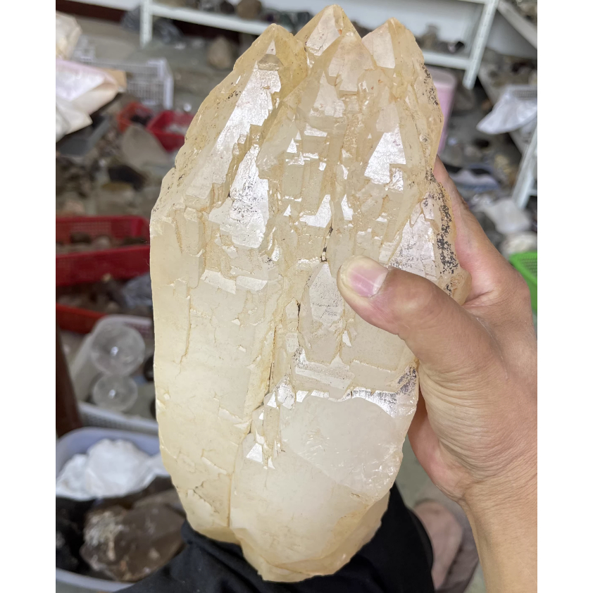 6.85kg天然巴西教堂骨幹水晶原石擺飾白水晶城堡骨幹水晶標本一物一圖