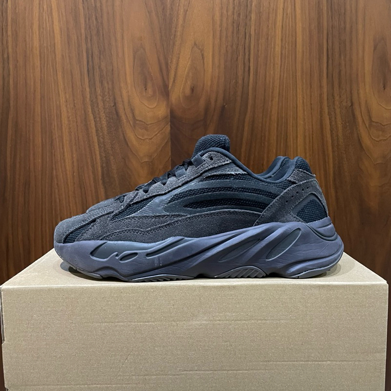 Yeezy 700 Vanta FU6684