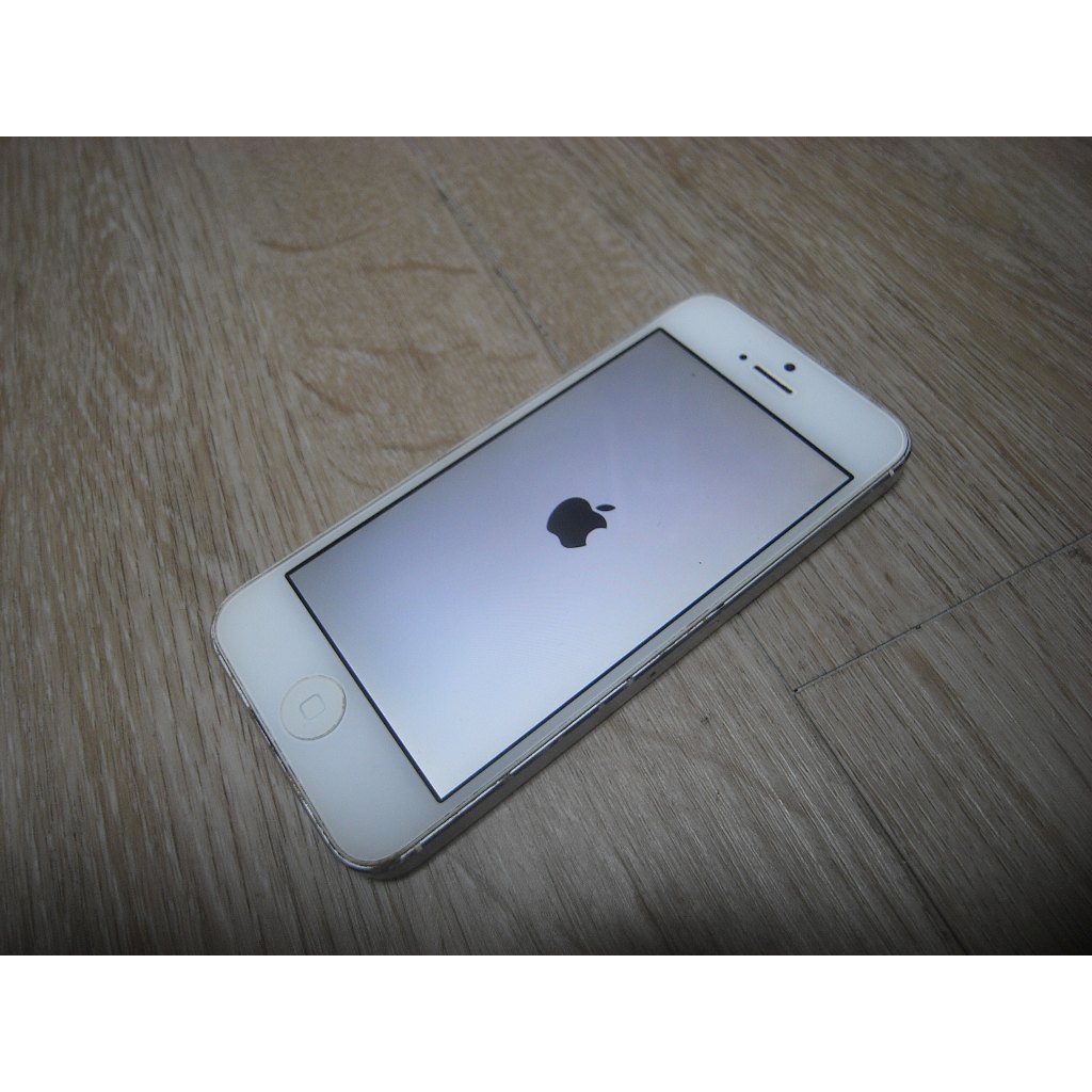 二手 Apple 蘋果 iPhone 5 /IPHONE5 16g 零件機  有鎖APPLE ID