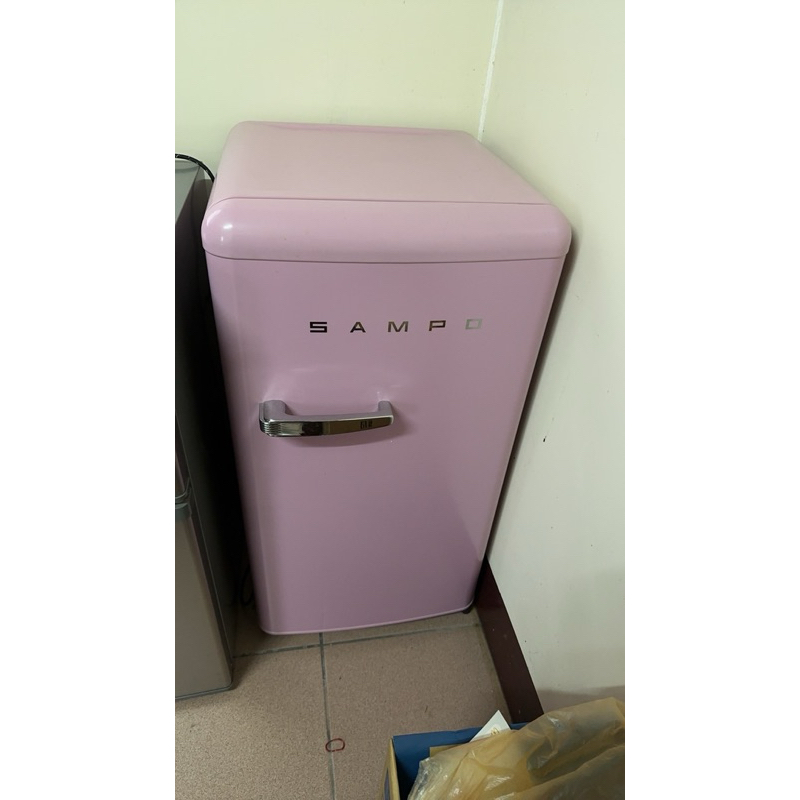 家人們二手家電俗俗賣｛SAMPO聲寶 99公升 歐風美型單門小冰箱 SR-C10 粉紅色｝