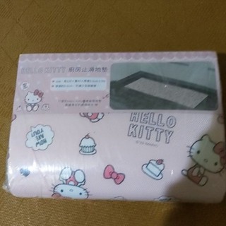 三麗歐HELLO KITTY 2塊廚房止滑墊，厚汽車遮陽布未拆封