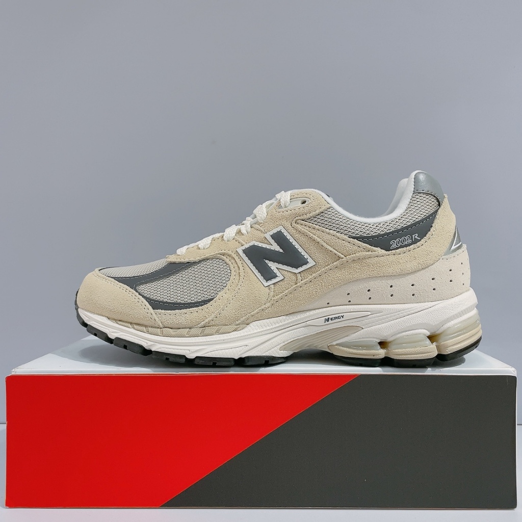 New Balance 2002R 男女款 奶油 舒適 透氣 皮革 氣墊 D楦 緩震 運動 慢跑鞋 M2002RFA