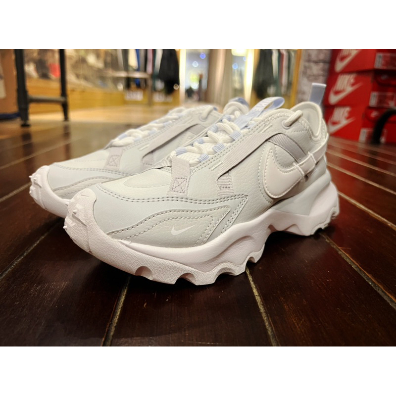 【EST】W NIKE TC 7900 PRM 2 灰白 女鞋 FB8941-043