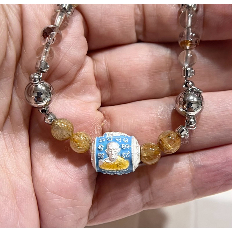 挖寶》〉龍婆瑞龍牙純銀自身招財女神轉運珠（淺藍）磁扣套鍊，僅此一組