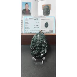 翡翠精品收藏-墨翠正裝吸水龍牌（大師工藝雙證），黑度飽滿整塊透綠，雙面雕工!!