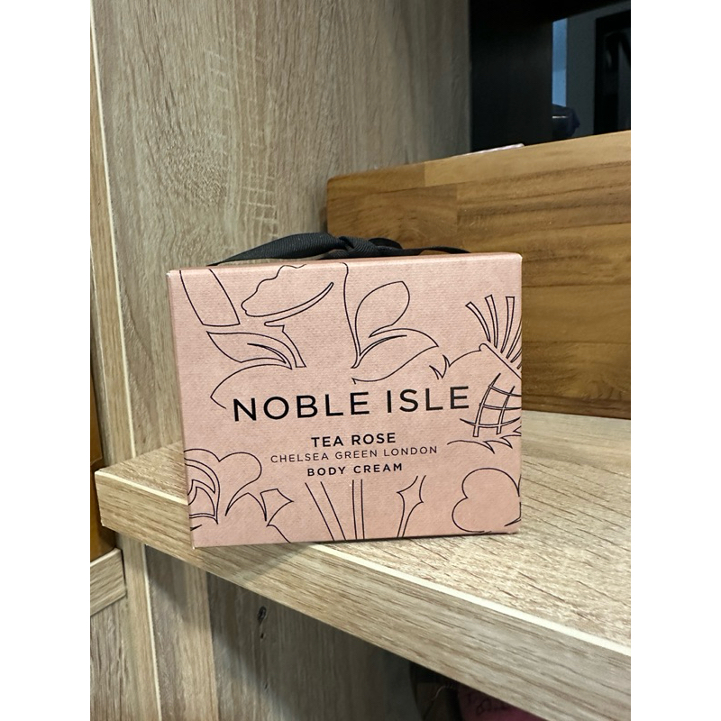 NOBLE ISLE 茶玫瑰身體滋養霜 250ml  (新包裝) 身體乳液 身體乳 護膚乳 乳液 乳霜 茶玫瑰